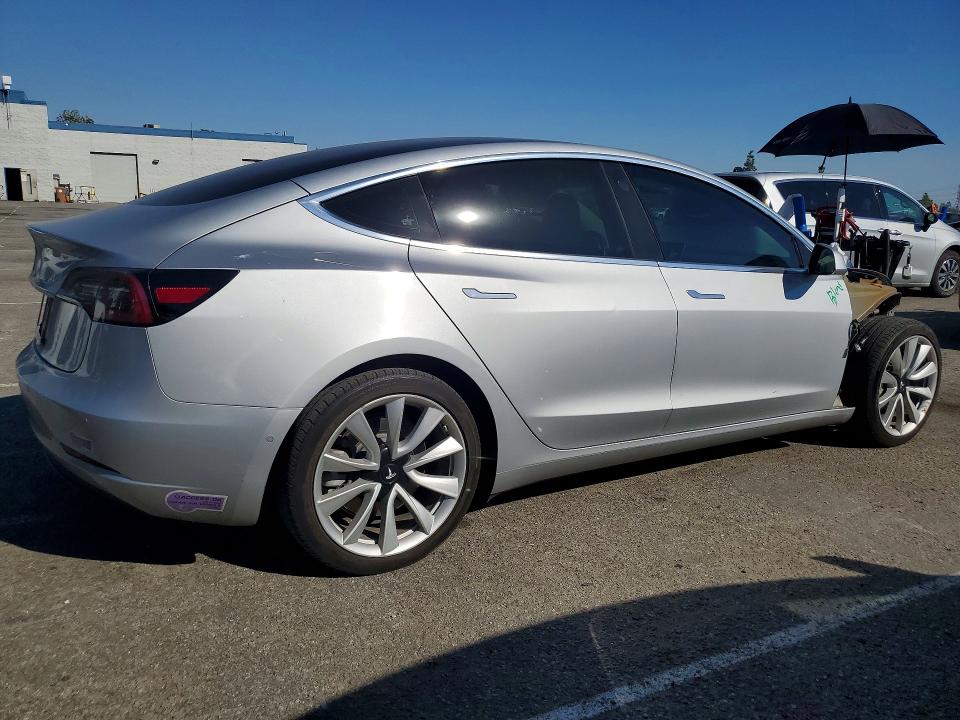 Продаж на аукціоні авто 2018 Tesla Model 3, vin: 5YJ3E1EB5JF100581, номер лоту: 46980056