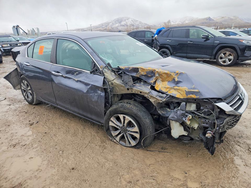 41931426 :رقم المزاد ، 1HGCR2F32FA231924 vin ، 2015 Honda Accord مزاد بيع