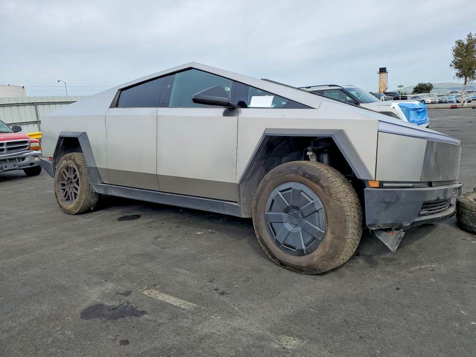 47986756 :رقم المزاد ، 7G2CEHEE9SA062089 vin ، 2025 Tesla Cybertruck مزاد بيع