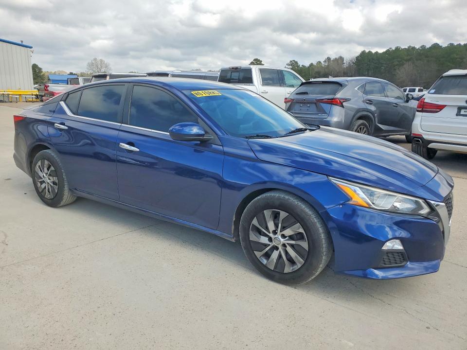 Продажа на аукционе авто 2020 Nissan Altima, vin: 1N4BL4BV3LC250115, номер лота: 79543905