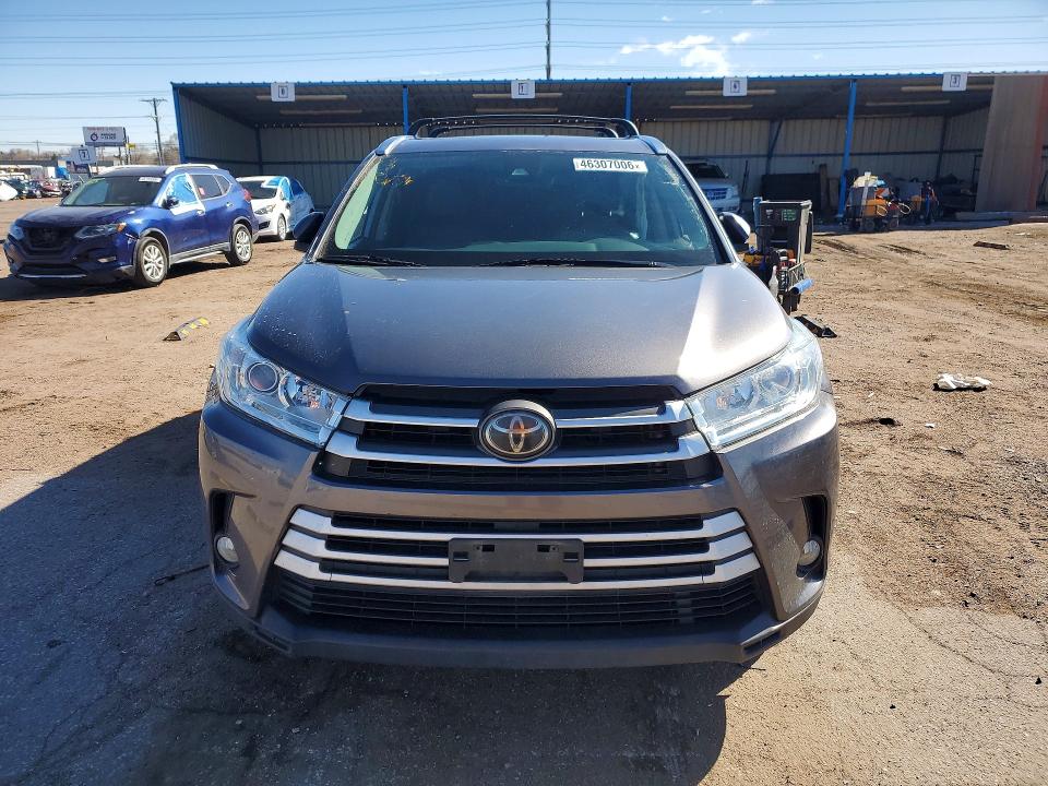 2018 Toyota Highlander მანქანა იყიდება აუქციონზე, vin: 5TDJZRFH4JS534807, აუქციონის ნომერი: 46307006