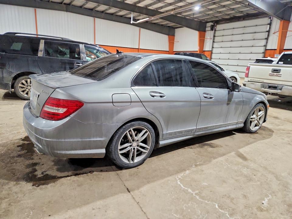 2013 Mercedes-benz C მანქანა იყიდება აუქციონზე, vin: WDDGF8JB0DA868355, აუქციონის ნომერი: 79388025
