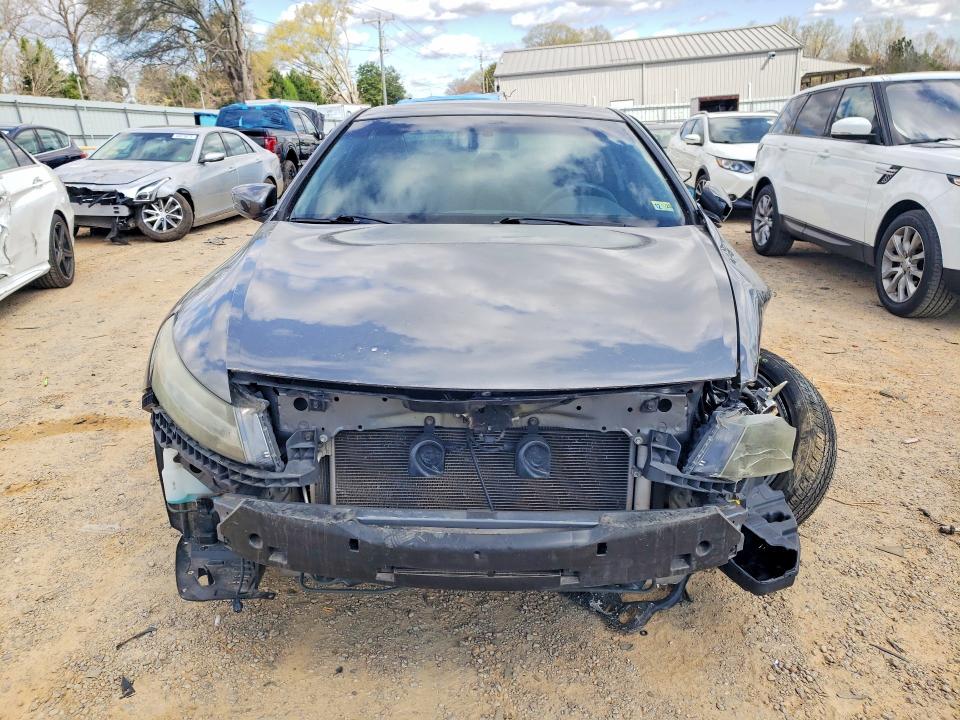 Auction sale of the 2010 Honda Accord, vin: 1HGCS2B86AA010437, lot number: 46952166