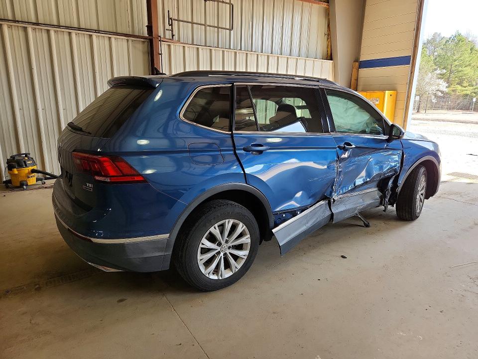 45800546 :رقم المزاد ، 3VV2B7AX5JM170085 vin ، 2018 Volkswagen Tiguan مزاد بيع
