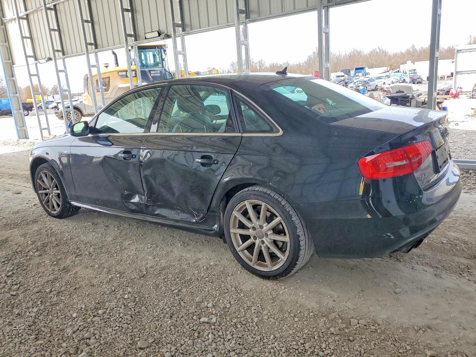 46870556 :رقم المزاد ، WAUFFAFL6FN003817 vin ، 2015 Audi A4 مزاد بيع