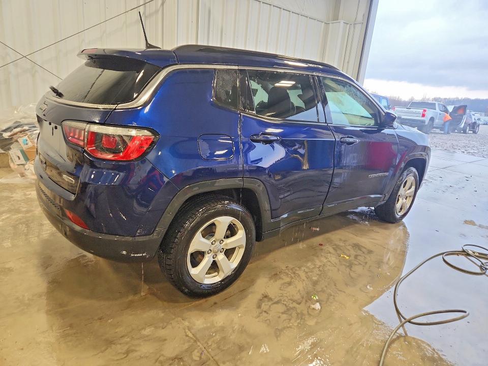 48556896 :رقم المزاد ، 3C4NJDBB2JT342420 vin ، 2018 Jeep Compass مزاد بيع