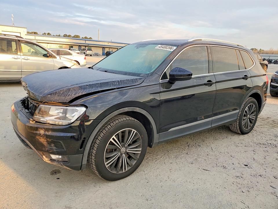 2018 Volkswagen Tiguan მანქანა იყიდება აუქციონზე, vin: 3VV3B7AX4JM021042, აუქციონის ნომერი: 45480396