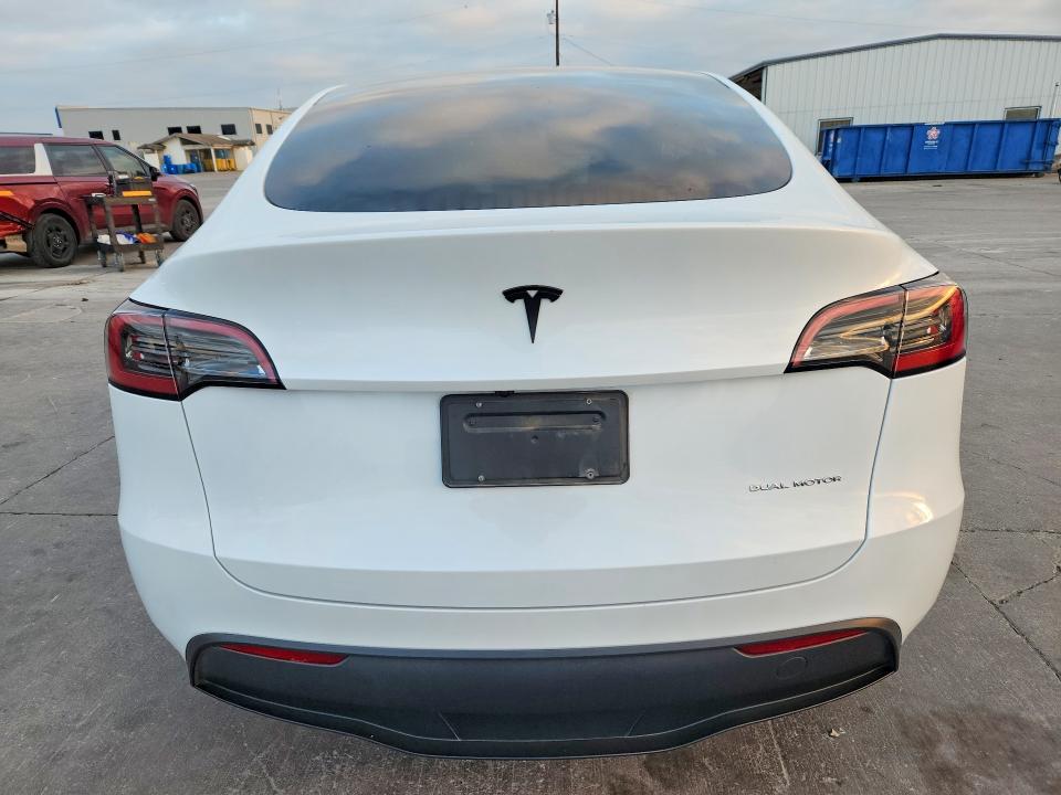 Продажа на аукционе авто 2024 Tesla Model Y, vin: 7SAYGDEE1RA272906, номер лота: 47631756