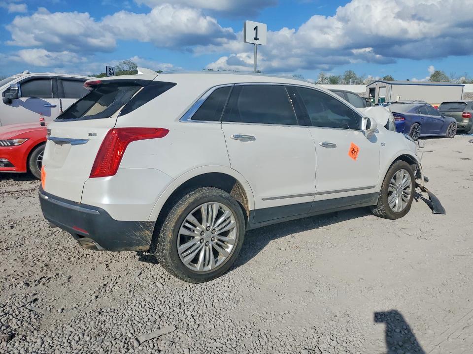 48263186 :رقم المزاد ، 1GYKNCRS1HZ102036 vin ، 2017 Cadillac Xt5 مزاد بيع