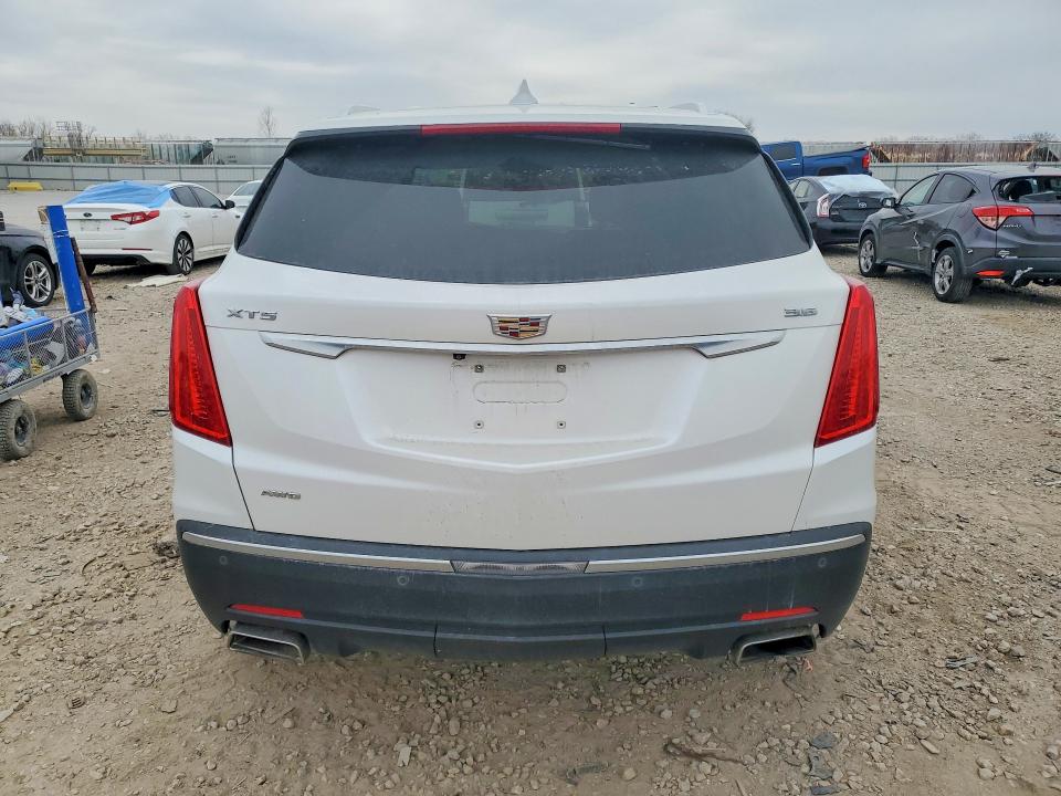 47313156 :رقم المزاد ، 1GYKNERS6HZ306794 vin ، 2017 Cadillac Xt5 مزاد بيع