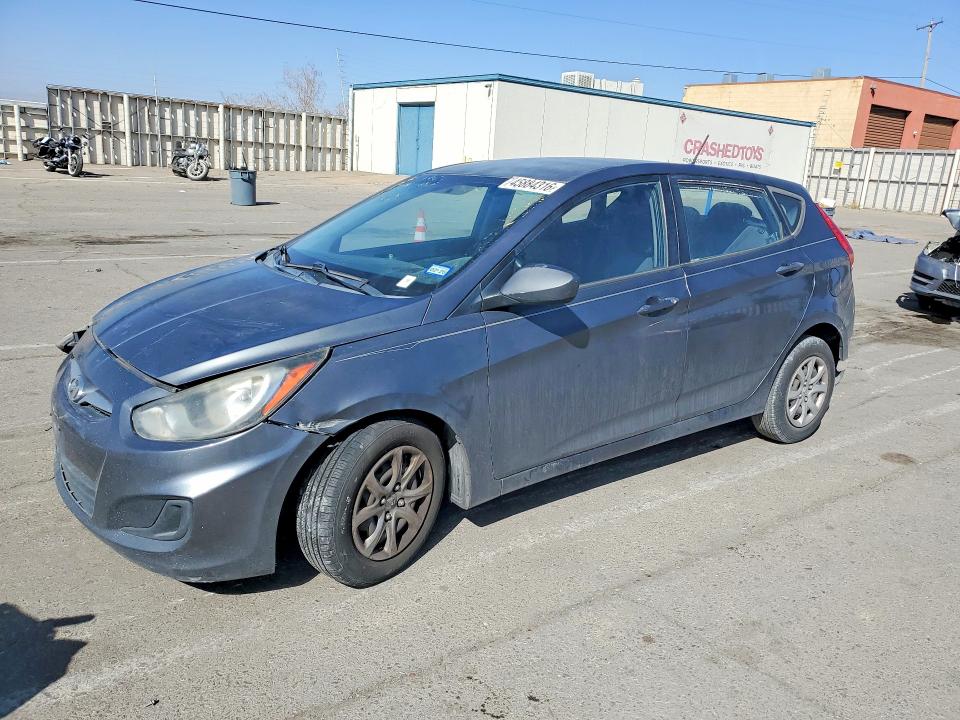2012 Hyundai Accent მანქანა იყიდება აუქციონზე, vin: KMHCT5AE1CU013747, აუქციონის ნომერი: 45884316