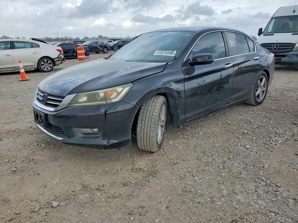 41874346 :رقم المزاد ، 1HGCR2F89FA077241 vin ، 2015 Honda Accord مزاد بيع