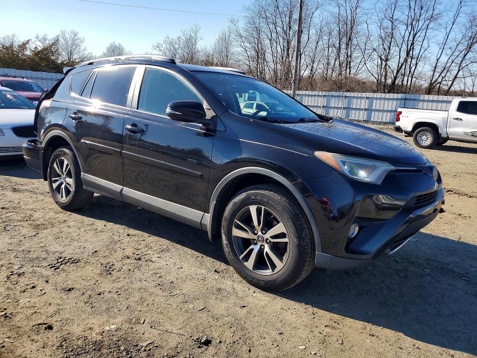 Продаж на аукціоні авто 2017 Toyota Rav4, vin: 2T3RFREV2HW641074, номер лоту: 46704956