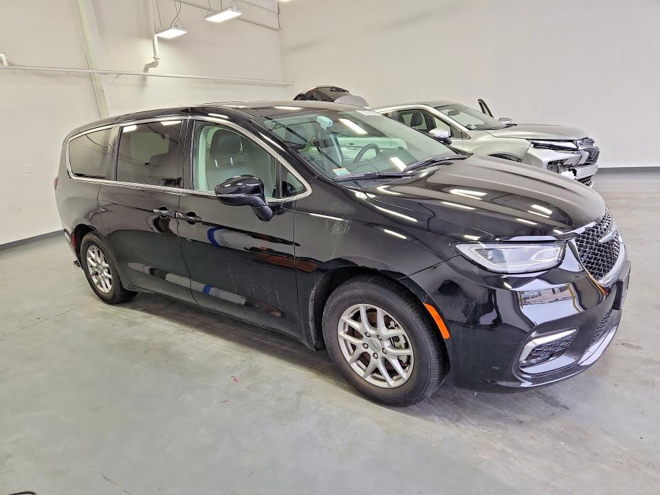 Продаж на аукціоні авто 2024 Chrysler Pacifica, vin: 2C4RC1BG7RR171538, номер лоту: 45688586