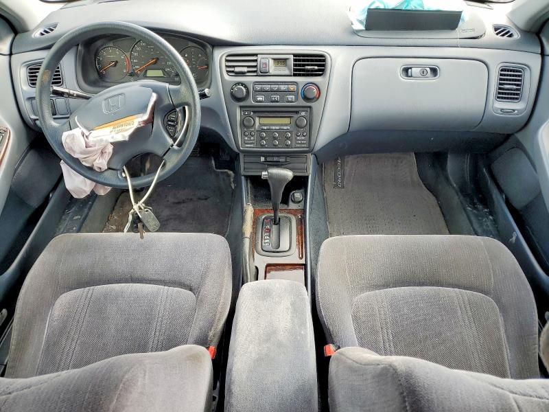 2000 Honda Accord მანქანა იყიდება აუქციონზე, vin: 1HGCG5671YA813817, აუქციონის ნომერი: 79983825