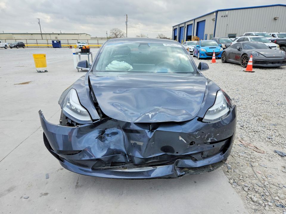 41768056 :رقم المزاد ، 5YJ3E1EB7LF663408 vin ، 2020 Tesla Model 3 مزاد بيع