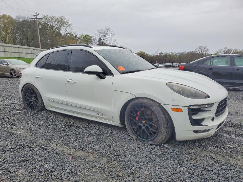 46446476 :رقم المزاد ، WP1AG2A57HLB51688 vin ، 2017 Porsche Macan مزاد بيع