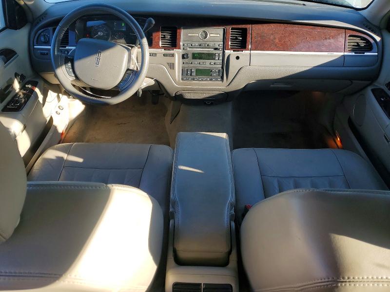 2007 Lincoln Town Car მანქანა იყიდება აუქციონზე, vin: 1LNHM81W87Y627240, აუქციონის ნომერი: 79497305