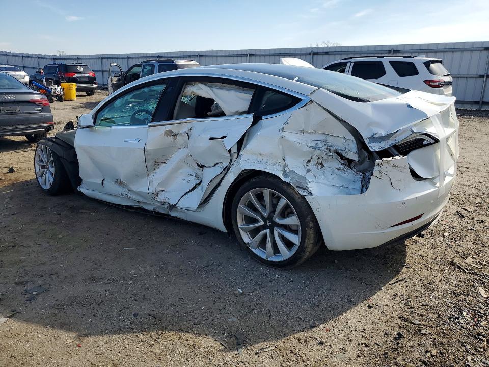 Продажа на аукционе авто 2018 Tesla Model 3, vin: 5YJ3E1EB8JF185884, номер лота: 46848876