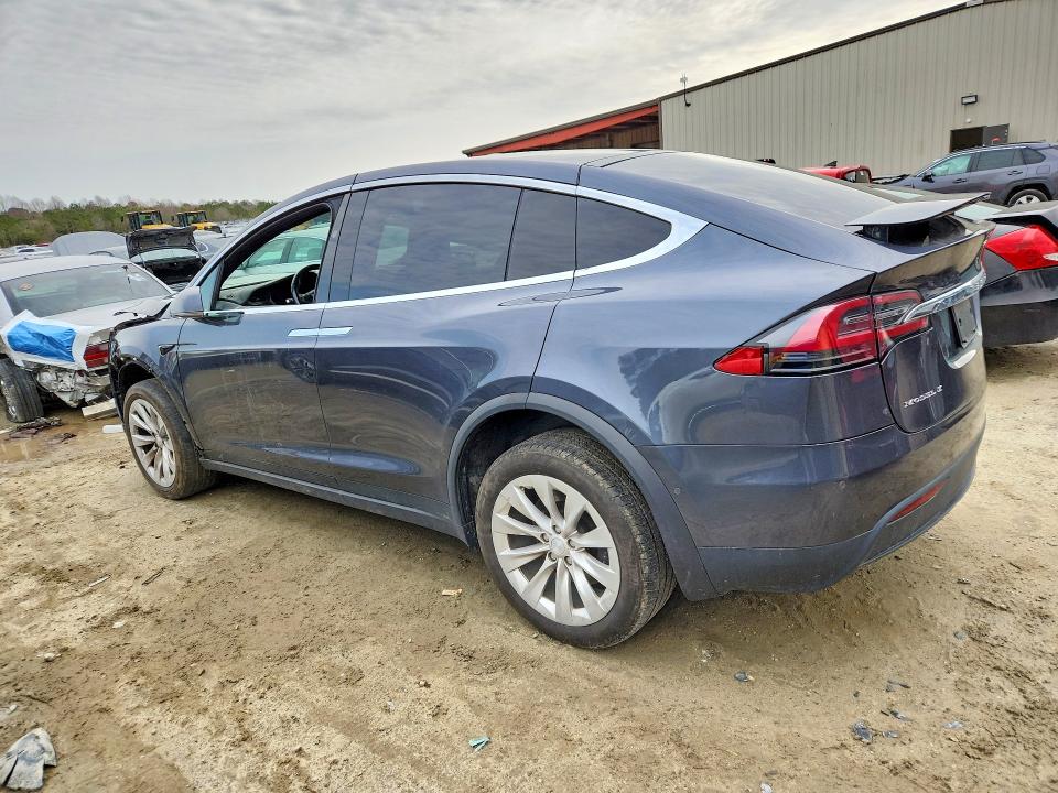 Продаж на аукціоні авто 2018 Tesla Model X, vin: 5YJXCBE27JF137841, номер лоту: 42075366