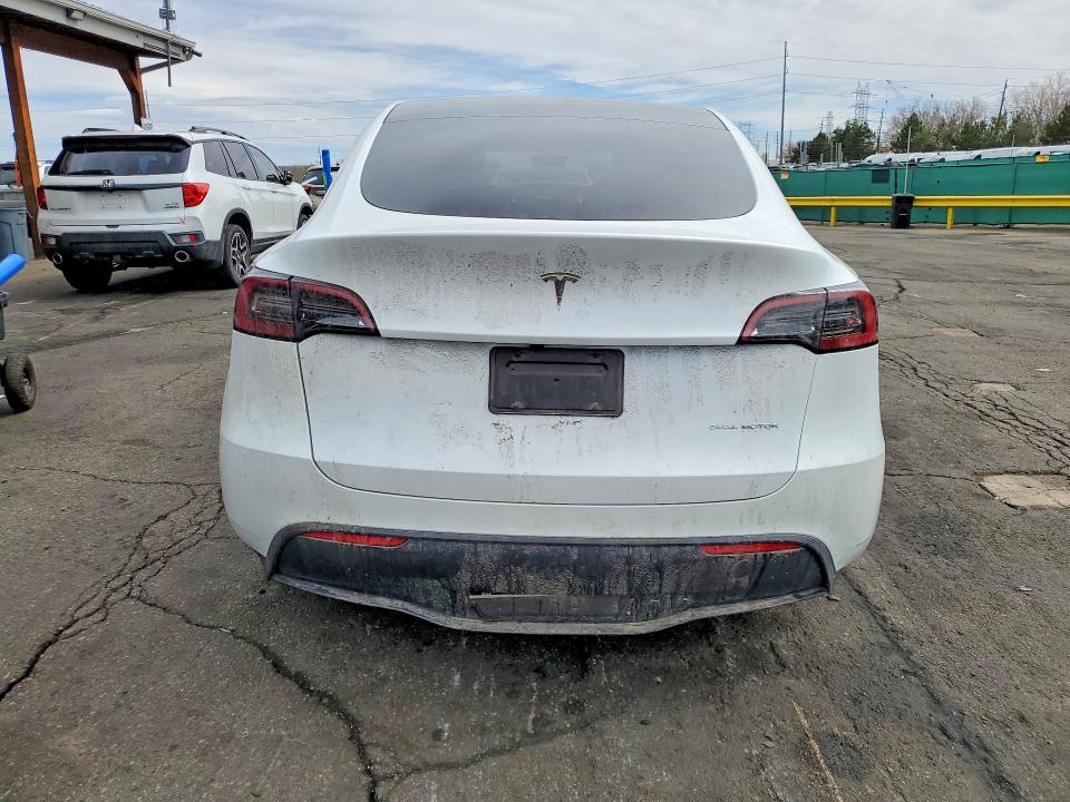 2024 Tesla Model Y მანქანა იყიდება აუქციონზე, vin: 7SAYGAEE6RF191837, აუქციონის ნომერი: 46175076