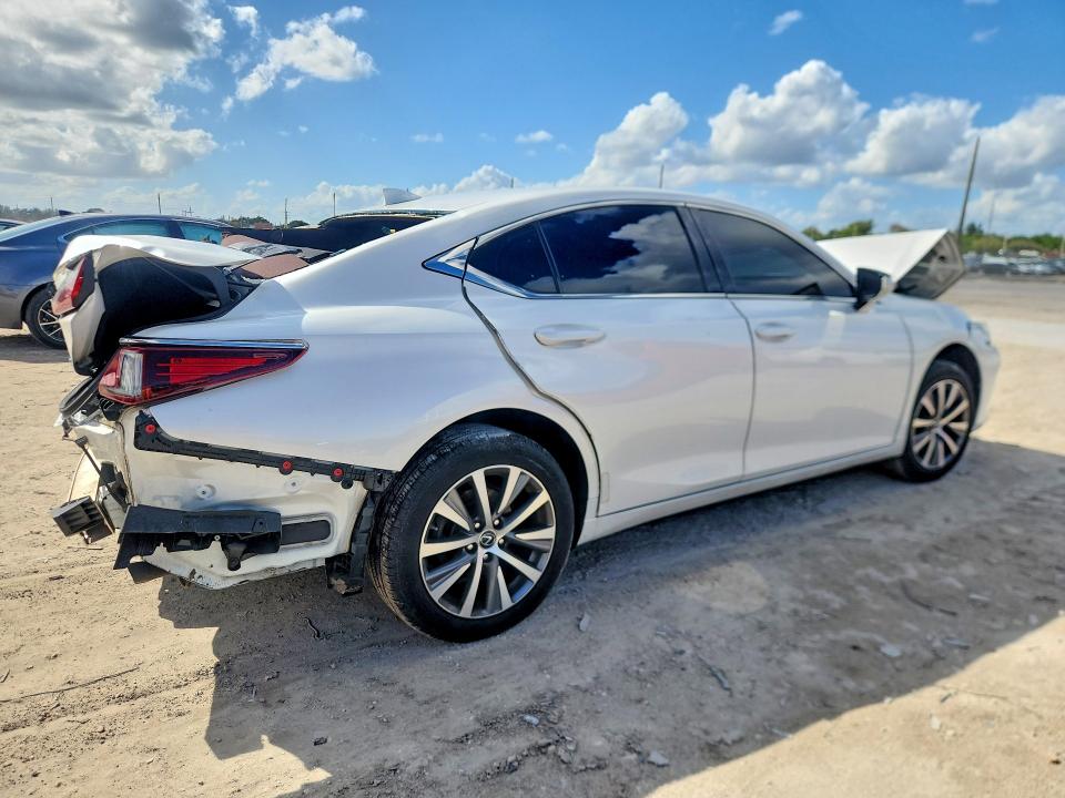 46892386 :رقم المزاد ، 58ACZ1B15MU096922 vin ، 2021 Lexus Es 350 مزاد بيع