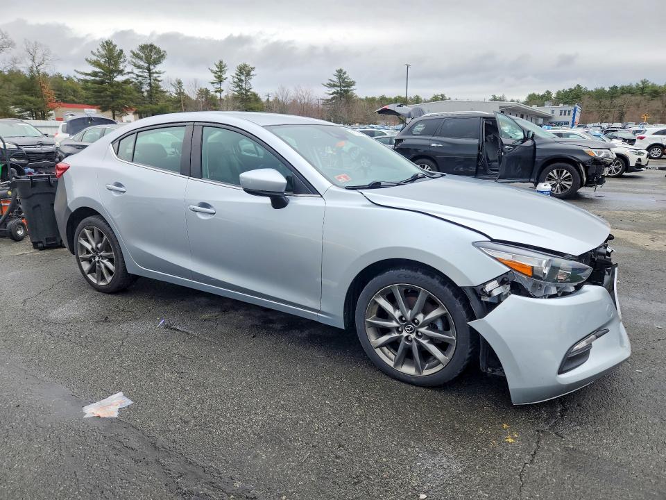 41597556 :رقم المزاد ، 3MZBN1V39JM205492 vin ، 2018 Mazda 3 مزاد بيع