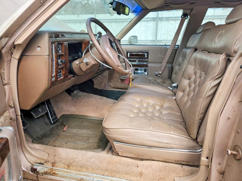 47269626 :رقم المزاد ، 1G6DW5476NR710272 vin ، 1992 Cadillac Brougham مزاد بيع