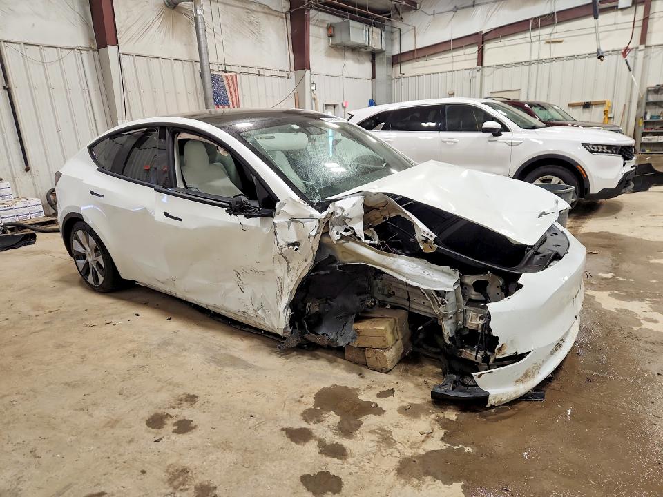 Продажа на аукционе авто 2022 Tesla Model Y, vin: 7SAYGDEE4NF354674, номер лота: 41950386