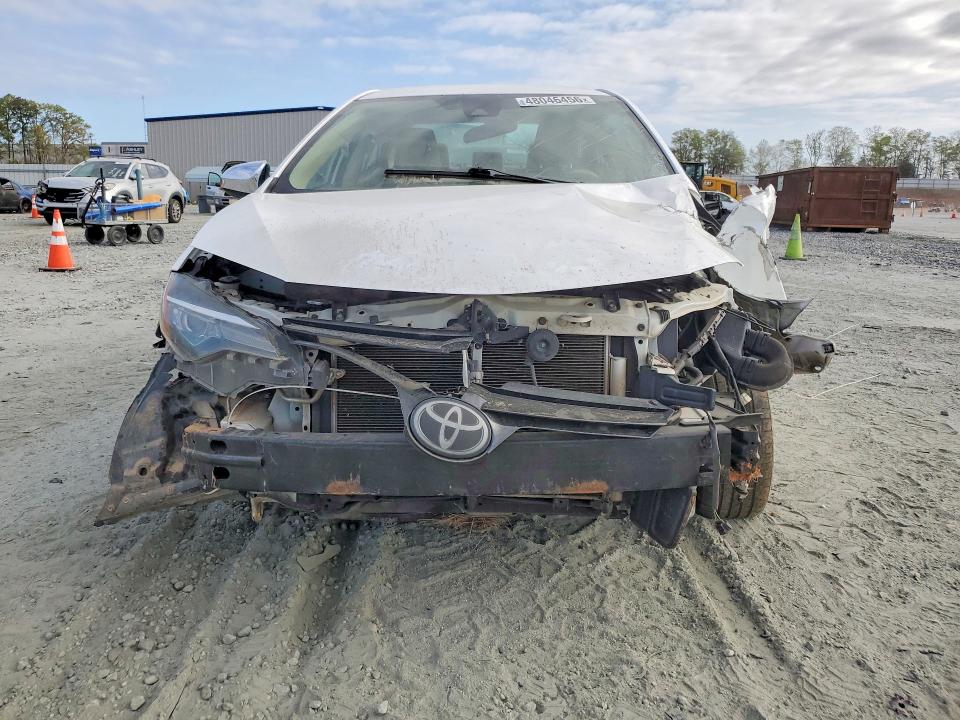 48046456 :رقم المزاد ، 2T1BURHE1HC747142 vin ، 2017 Toyota Corolla مزاد بيع