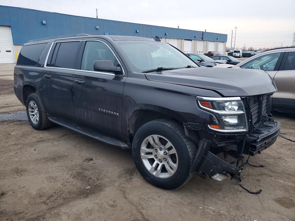 2018 Chevrolet Suburban მანქანა იყიდება აუქციონზე, vin: 1GNSKHKCXJR135628, აუქციონის ნომერი: 46069106