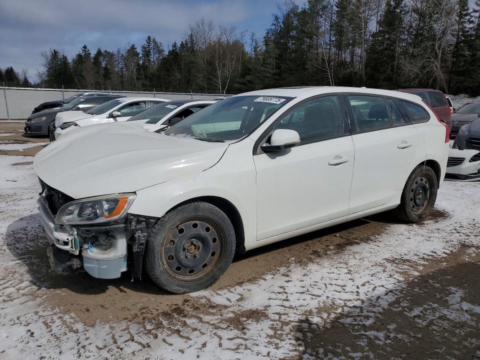 79809775 :رقم المزاد ، YV140MEJ0F1268103 vin ، 2015 Volvo V60 مزاد بيع