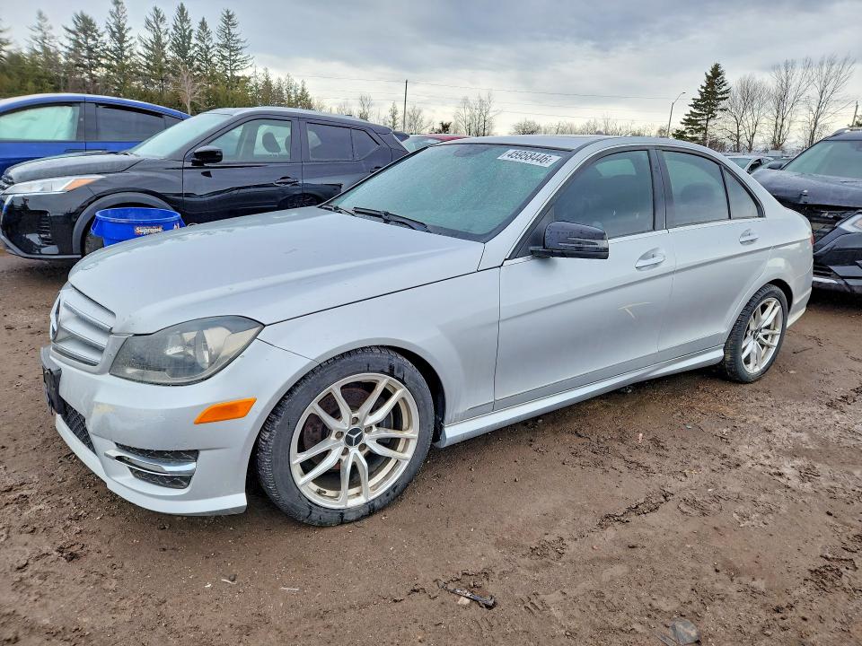2012 Mercedes-benz C მანქანა იყიდება აუქციონზე, vin: WDDGF8FB8CF921605, აუქციონის ნომერი: 45958446