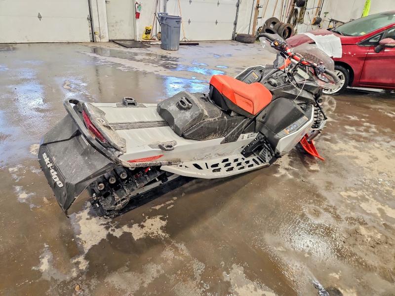 56621966 :رقم المزاد ، 2BPSMZND3NV000012 vin ، 2022 Ski-doo Mxz مزاد بيع