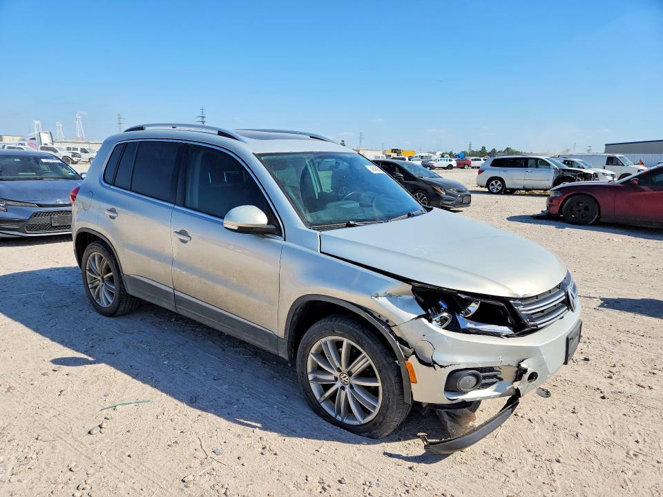 46450066 :رقم المزاد ، WVGBV3AX2EW508476 vin ، 2014 Volkswagen Tiguan مزاد بيع