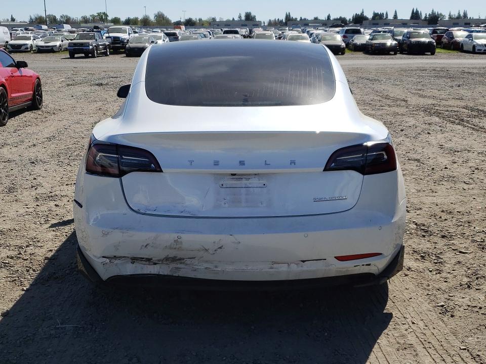 45813286 :رقم المزاد ، 5YJ3E1EB4KF437261 vin ، 2019 Tesla Model 3 مزاد بيع