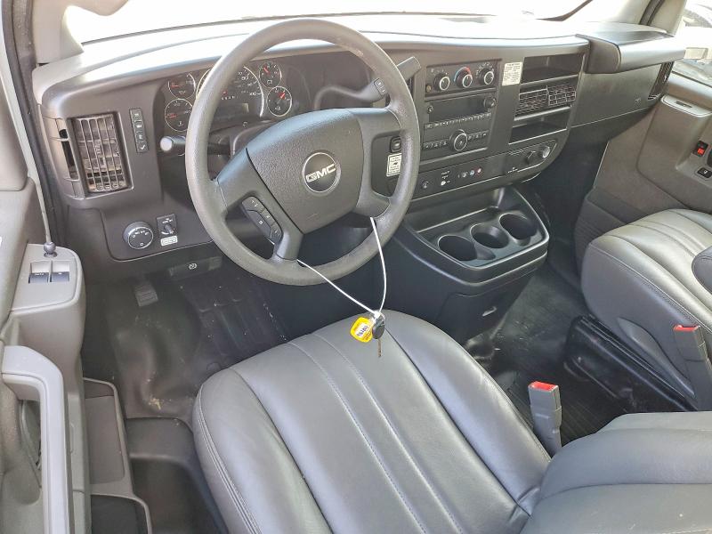 49585136 :رقم المزاد ، 7GZ37TC79NN010400 vin ، 2022 Gmc Savana مزاد بيع