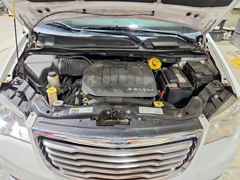 2016 Chrysler Town & Country მანქანა იყიდება აუქციონზე, vin: 2C4RC1AG1GR104514, აუქციონის ნომერი: 45586186