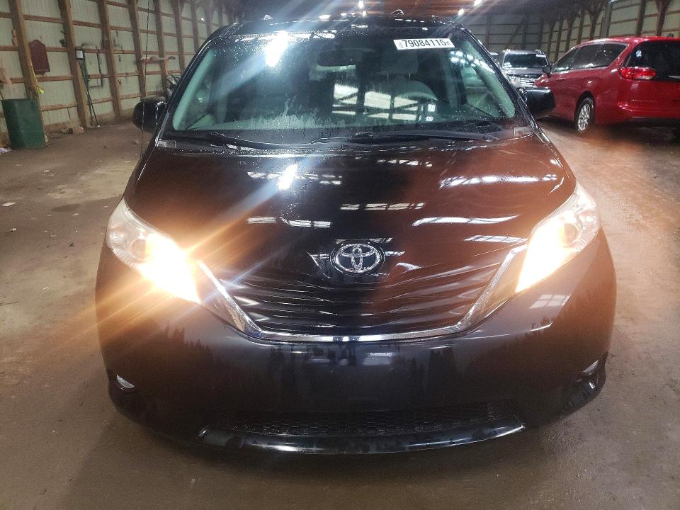 Продажа на аукционе авто 2011 Toyota Sienna, vin: 5TDKK3DC3BS051159, номер лота: 79084115