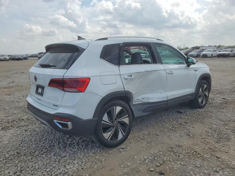 47355096 :رقم المزاد ، 3VVVX7B22RM119818 vin ، 2024 Volkswagen Taos مزاد بيع