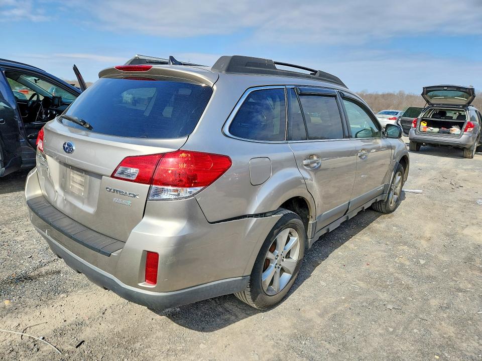2014 Subaru Outback მანქანა იყიდება აუქციონზე, vin: 4S4BRBLC5E3236015, აუქციონის ნომერი: 47762986