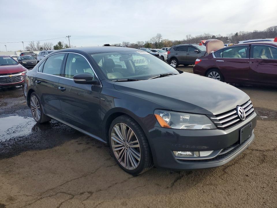 Продажа на аукционе авто 2015 Volkswagen Passat, vin: 1VWBT7A37FC018162, номер лота: 47453076