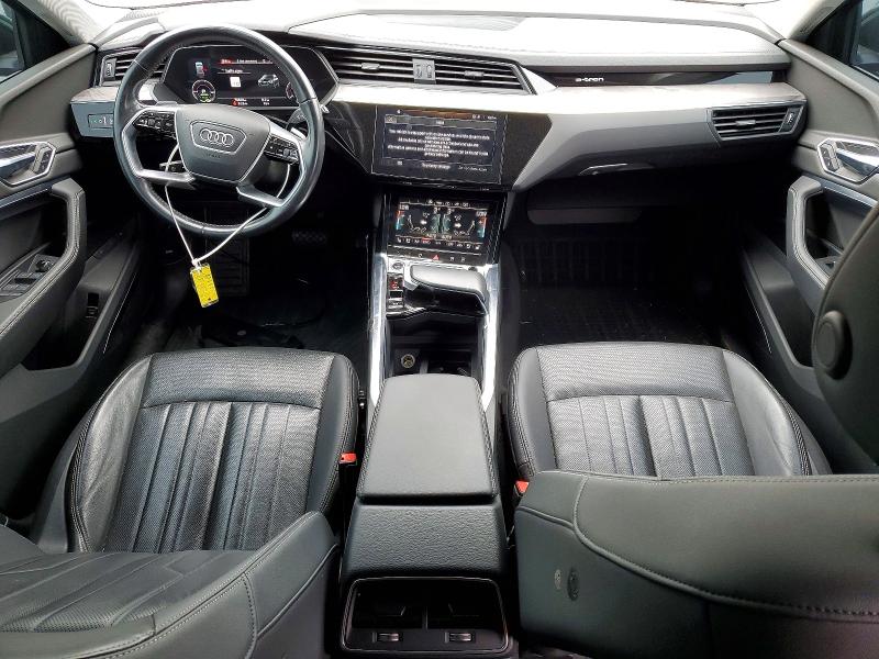 Продажа на аукционе авто 2021 Audi E-tron, vin: WA1LAAGE8MB000544, номер лота: 47939346