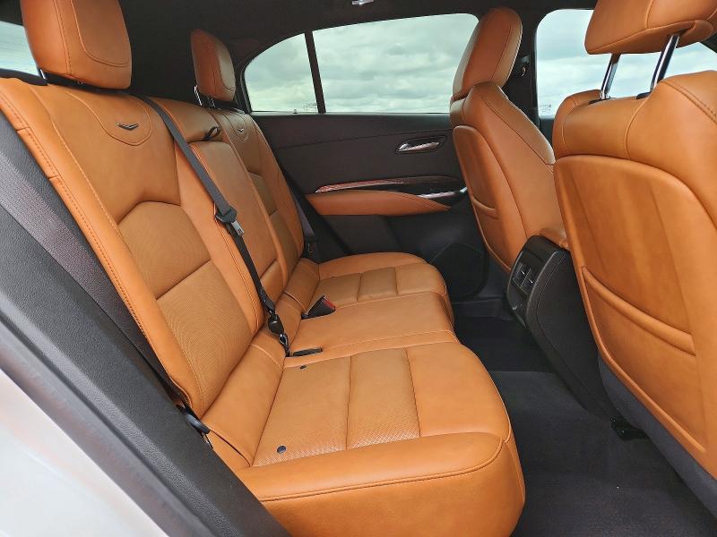 46737456 :رقم المزاد ، 1GYFZCR40NF164452 vin ، 2022 Cadillac Xt4 مزاد بيع