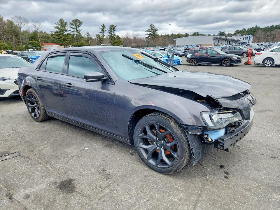 2021 Chrysler 300 მანქანა იყიდება აუქციონზე, vin: 2C3CCABG3MH545538, აუქციონის ნომერი: 46021806