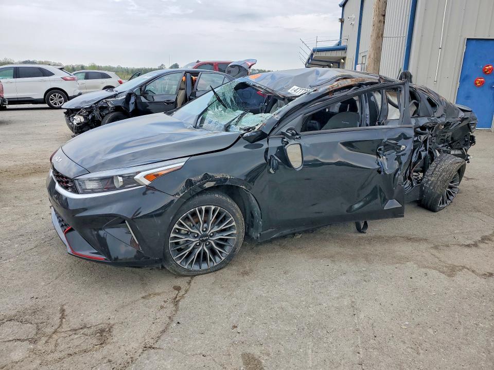 47772976 :رقم المزاد ، 3KPF54AD9PE631948 vin ، 2023 Kia Forte مزاد بيع
