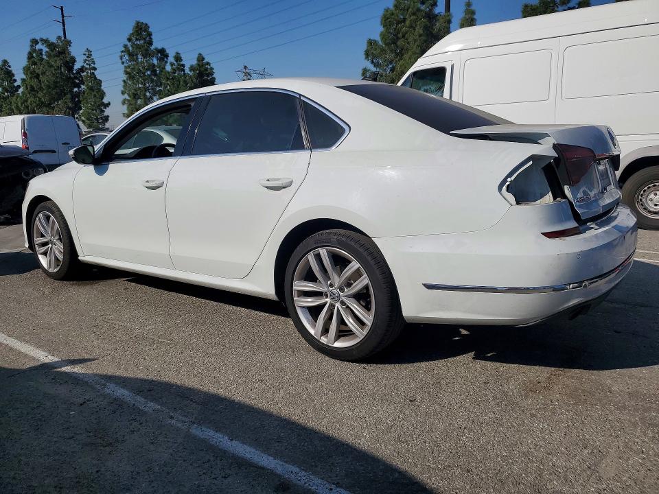 47213216 :رقم المزاد ، 1VWBA7A33JC023406 vin ، 2018 Volkswagen Passat مزاد بيع