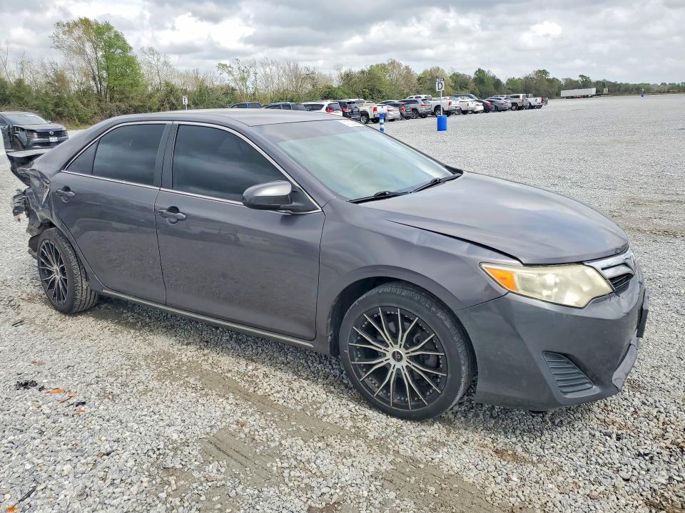 42020886 :رقم المزاد ، 4T1BF1FK9EU418381 vin ، 2014 Toyota Camry مزاد بيع