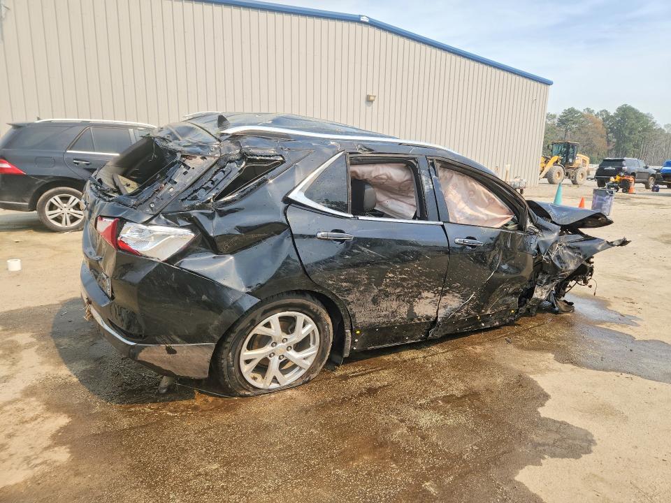 45590936 :رقم المزاد ، 2GNAXXEV3L6215677 vin ، 2020 Chevrolet Equinox مزاد بيع
