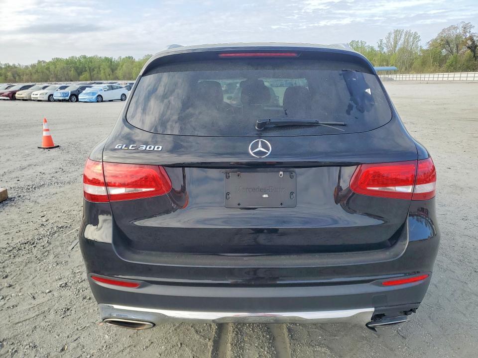 47932486 :رقم المزاد ، WDC0G4JB7JV053960 vin ، 2018 Mercedes-benz Glc مزاد بيع
